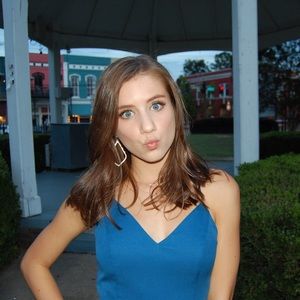 Meet your Posher, Annalise